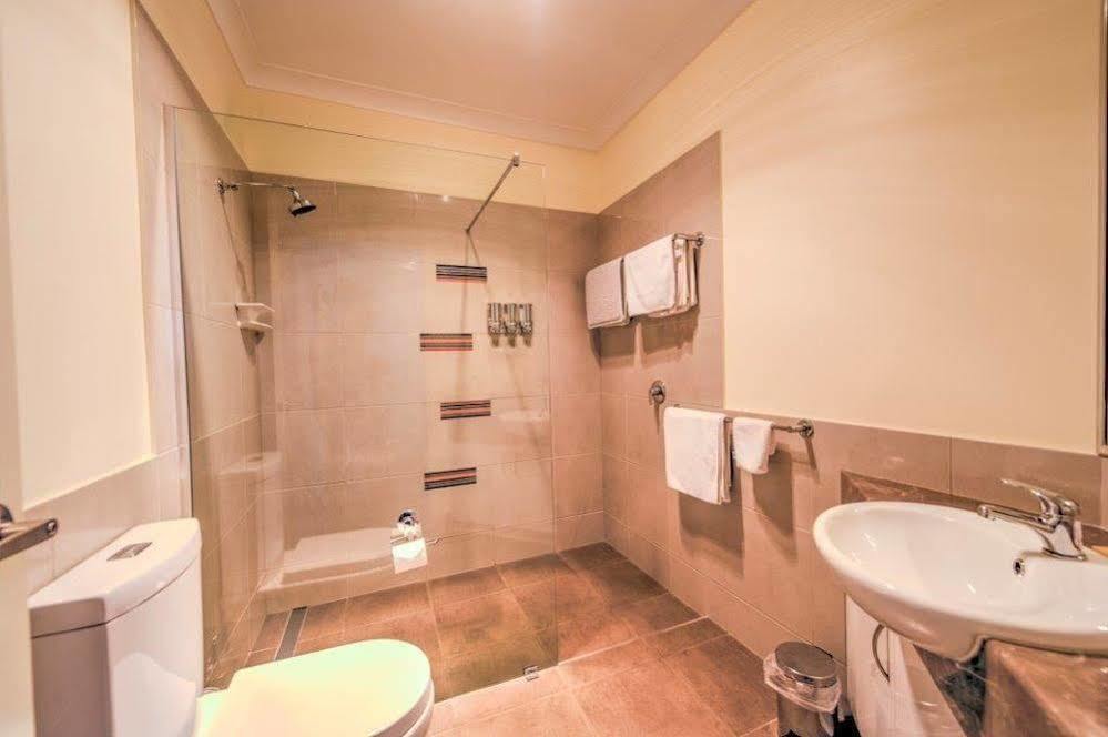Swagsman Motel Miles Ngoại thất bức ảnh